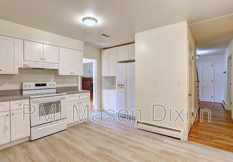 9710 Gwynn Park Dr — Photo 10