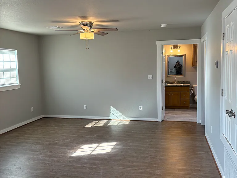 624 S Maple Ave — Photo 6