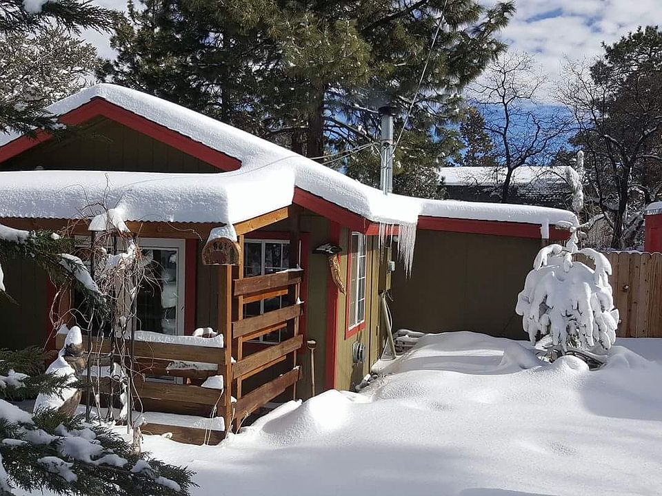 1st image of 861 Leonard Ln