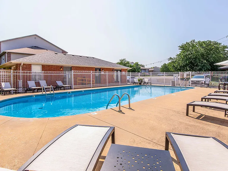 Highland Park Apartments Pool