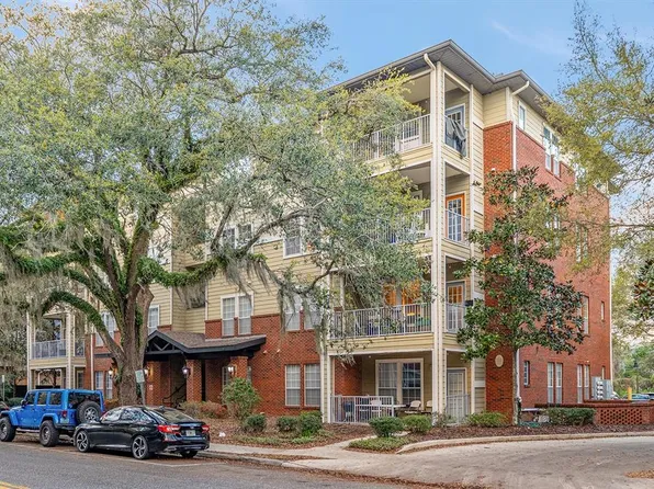 1142 SW 9th Rd APT 202, Gainesville, FL 32601