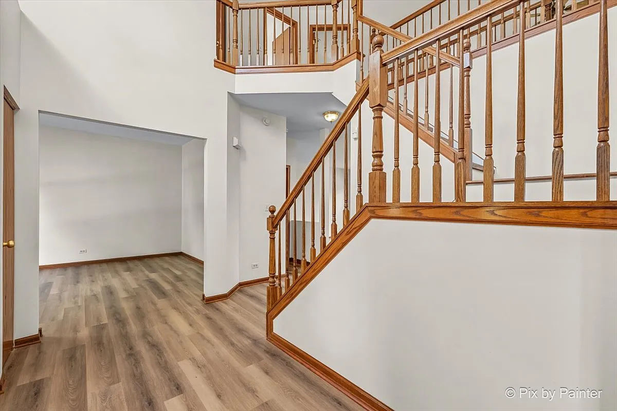 5 bed, 3.5 bath, 2810 sqft, $3,700 — Photo 4
