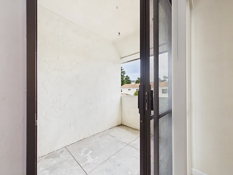 500 Glenwood Cir #233 — Photo 11