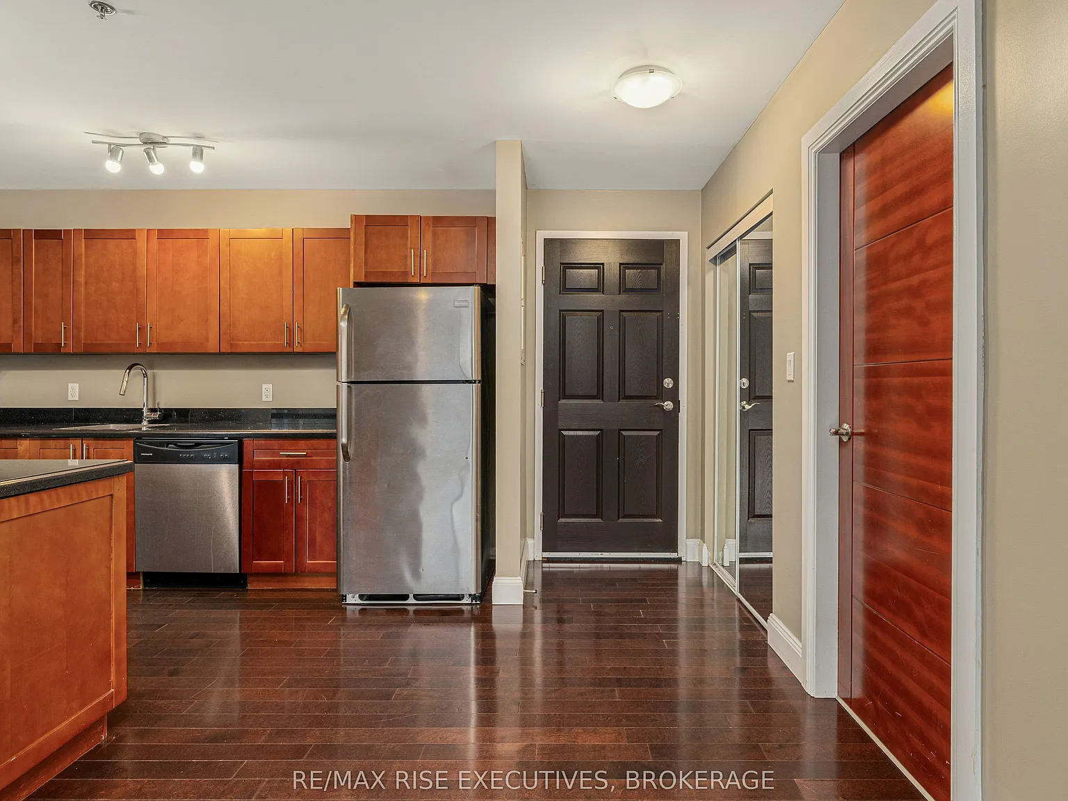 1 bed, $2,095 — Photo 4