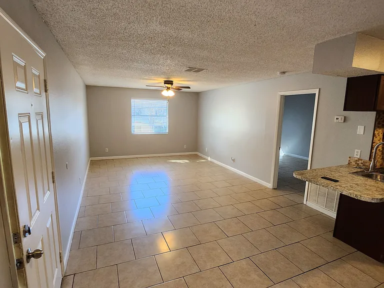 626 Golden Raintree Pl #626 — Photo 2