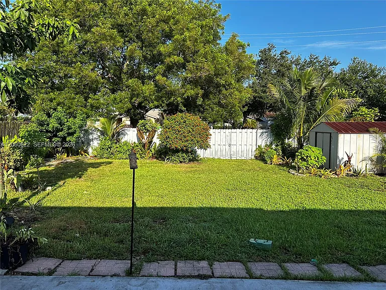 2403 NW 108th Ter — Photo 36