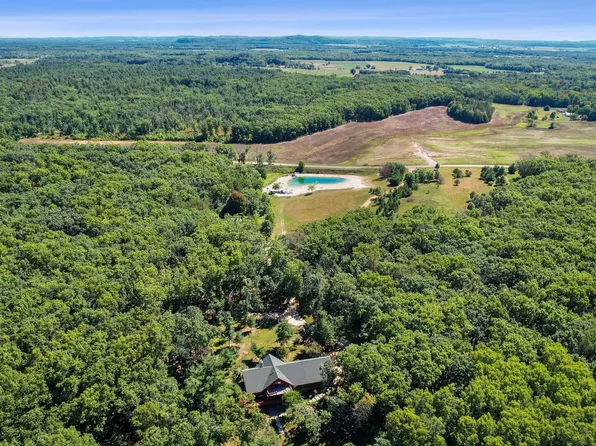 W4534 50th St, Mauston, WI 53948