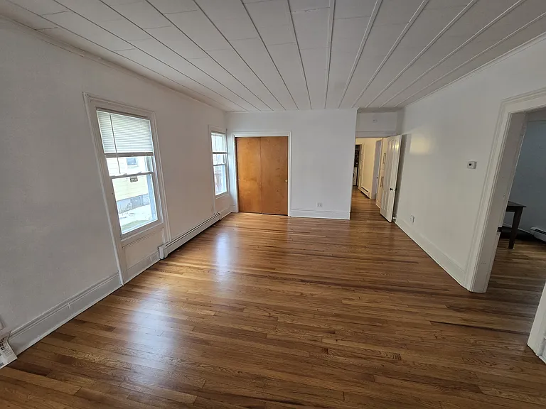 588 6th Ave #1 — Photo 3