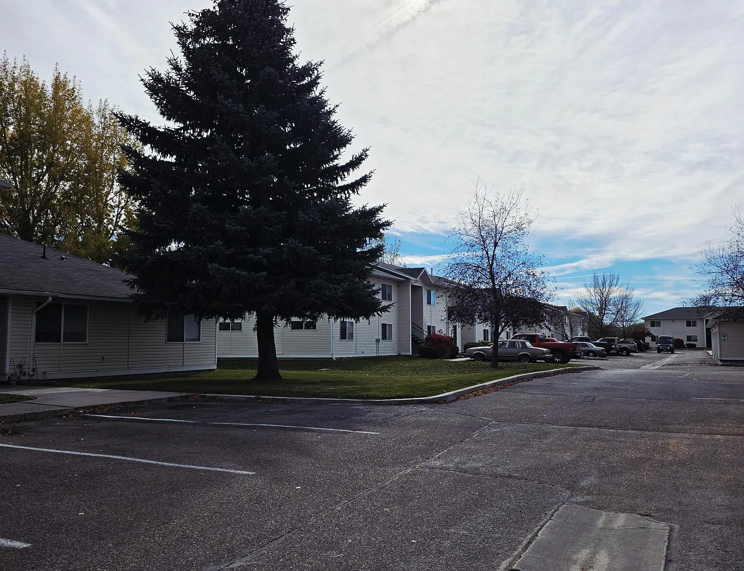 Carnoustie Apartments — Photo 2