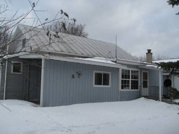 Side View / Car Port