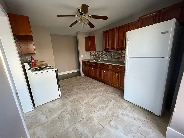 141 W Ridge St — Photo 6