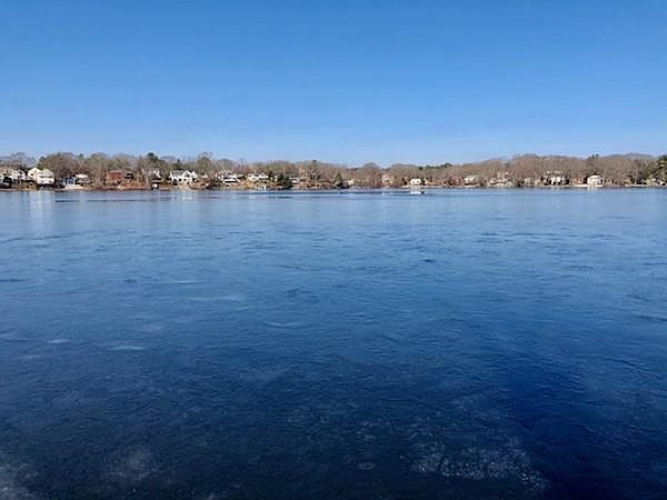 1st image of 47 Lakeshore Dr