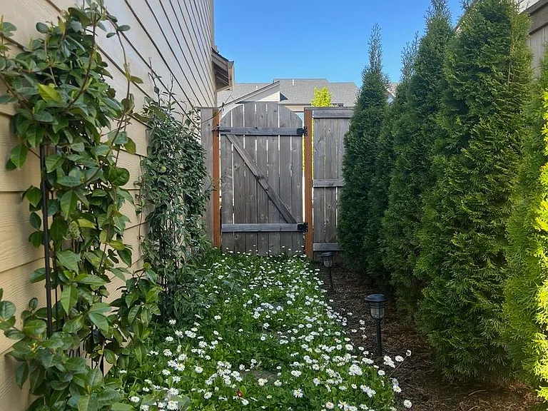 2923 S Ivy St — Photo 21