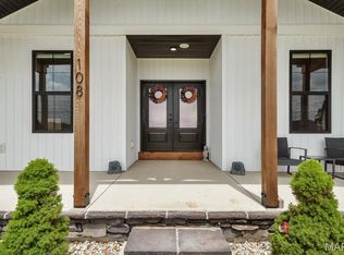 108 Baileys Ct, Highland, IL 62249