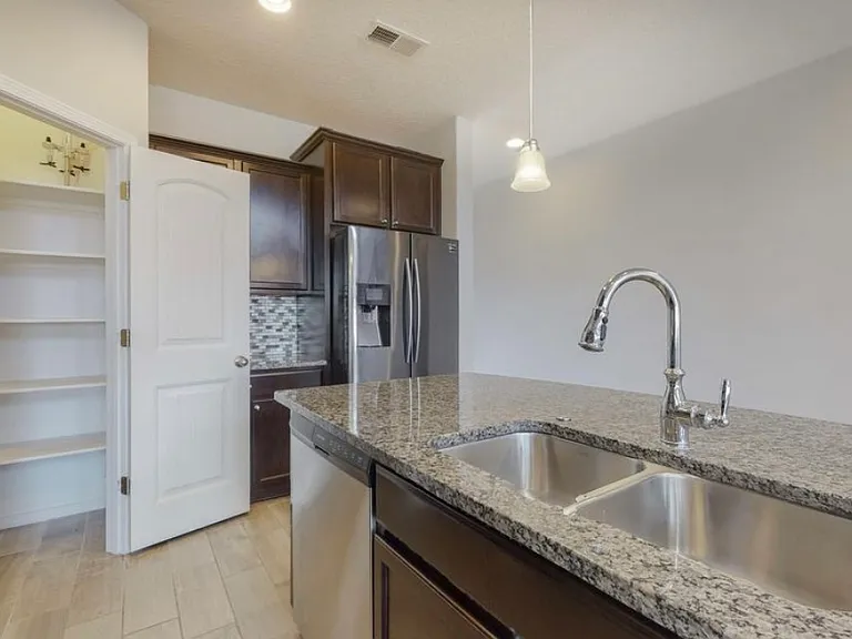 6727 Oro Valley Rd NW — Photo 7
