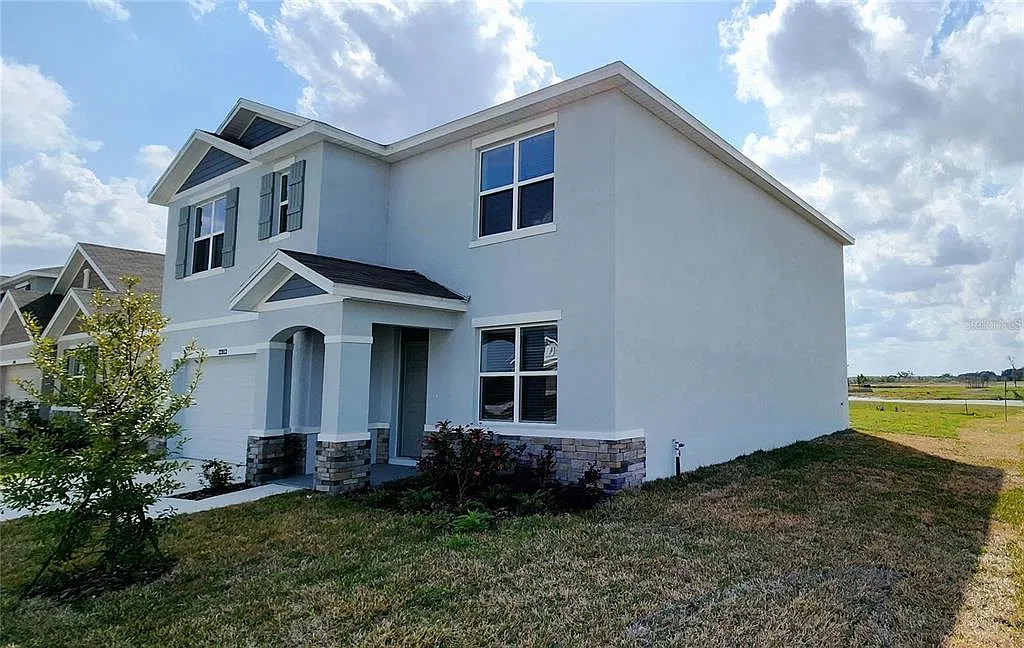 5 bed, 3.0 bath, 2605 sqft, $2,900 — Photo 2