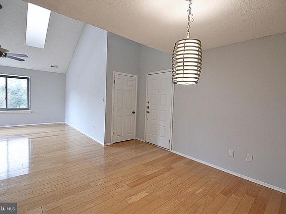 2nd image of 4914 Dunbarton Rd #C