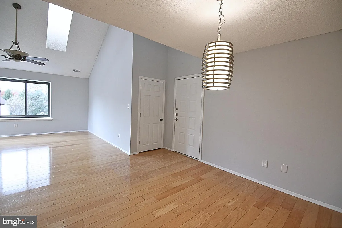 Building Photo - 4914 Dunbarton Rd #C