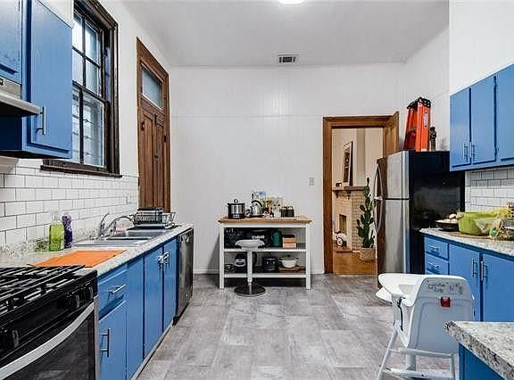 3rd image of 3421 Baronne St