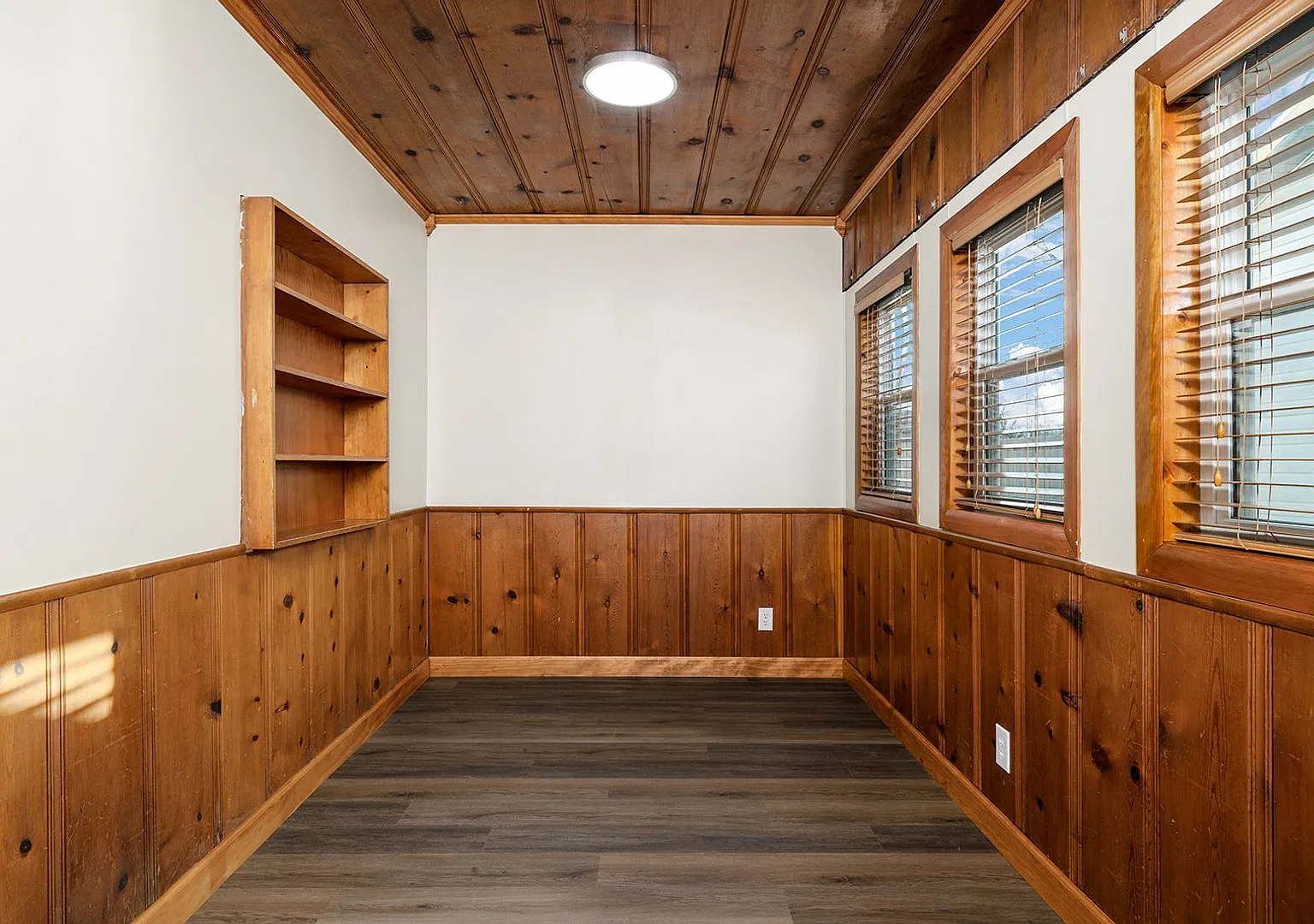 3 bed / 1.5 Bath Home! — Photo 3