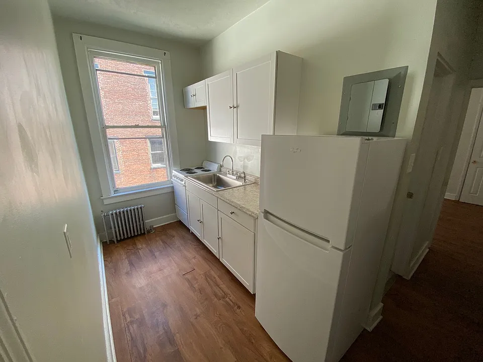 120 N George St