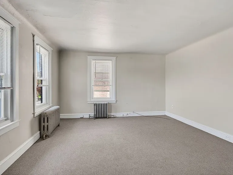 332 W Washington St — Photo 11