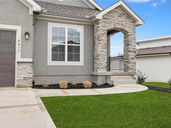 14507 S Red Bird St, Olathe, KS 66061