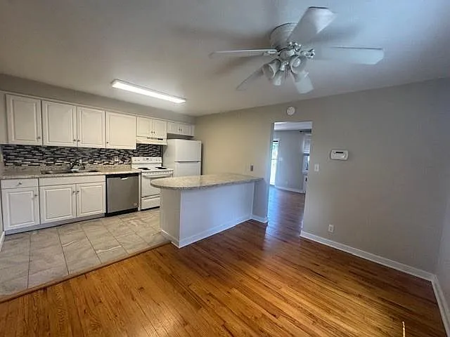 1086 1st Ave — Photo 8