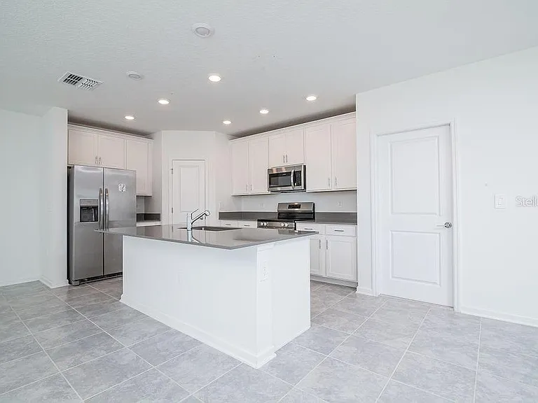 2821 Armstrong Ave — Photo 11
