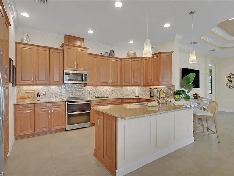 9142 Isla Bella Cir — Photo 4