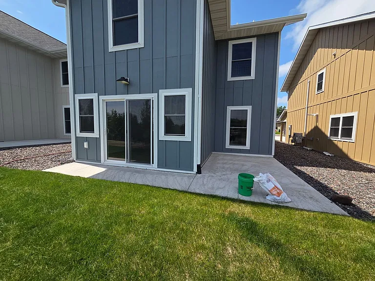 2106 Cottage Hill Cir — Photo 1