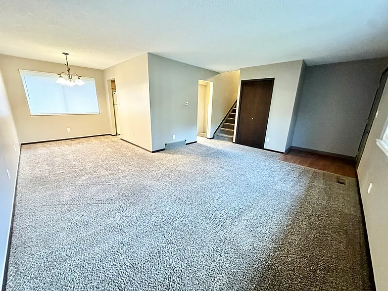 1907 Leicester Way — Photo 2