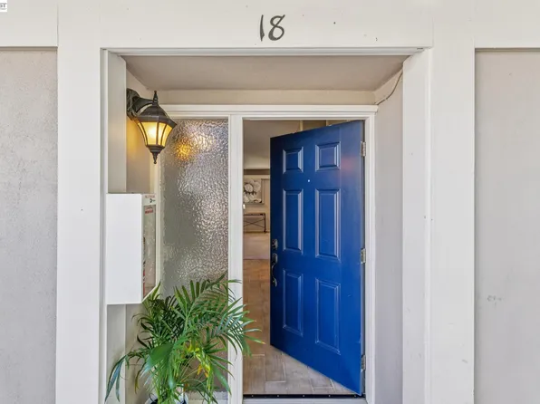 2133 Donald Dr APT 18, Moraga, CA 94556