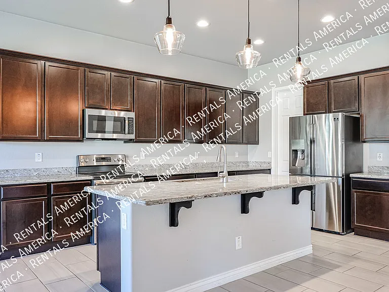 8544 W Midway Ave — Photo 11