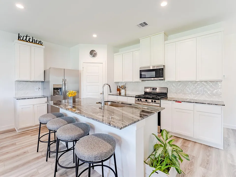 10213 Berkeley Springs Trl