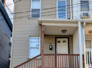 922 Spruce St, Easton, PA 18042