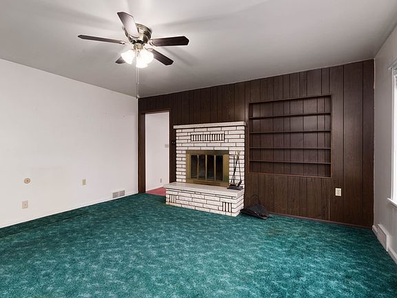 4th image of 262 E Main St