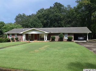 221 Bellevue Cir, Gadsden, AL 35904