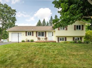 74 Campfire Rd N, Henrietta, NY 14467