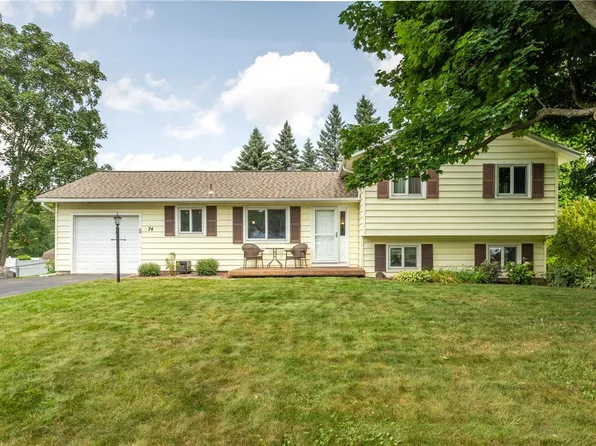 74 Campfire Rd N, Henrietta, NY 14467