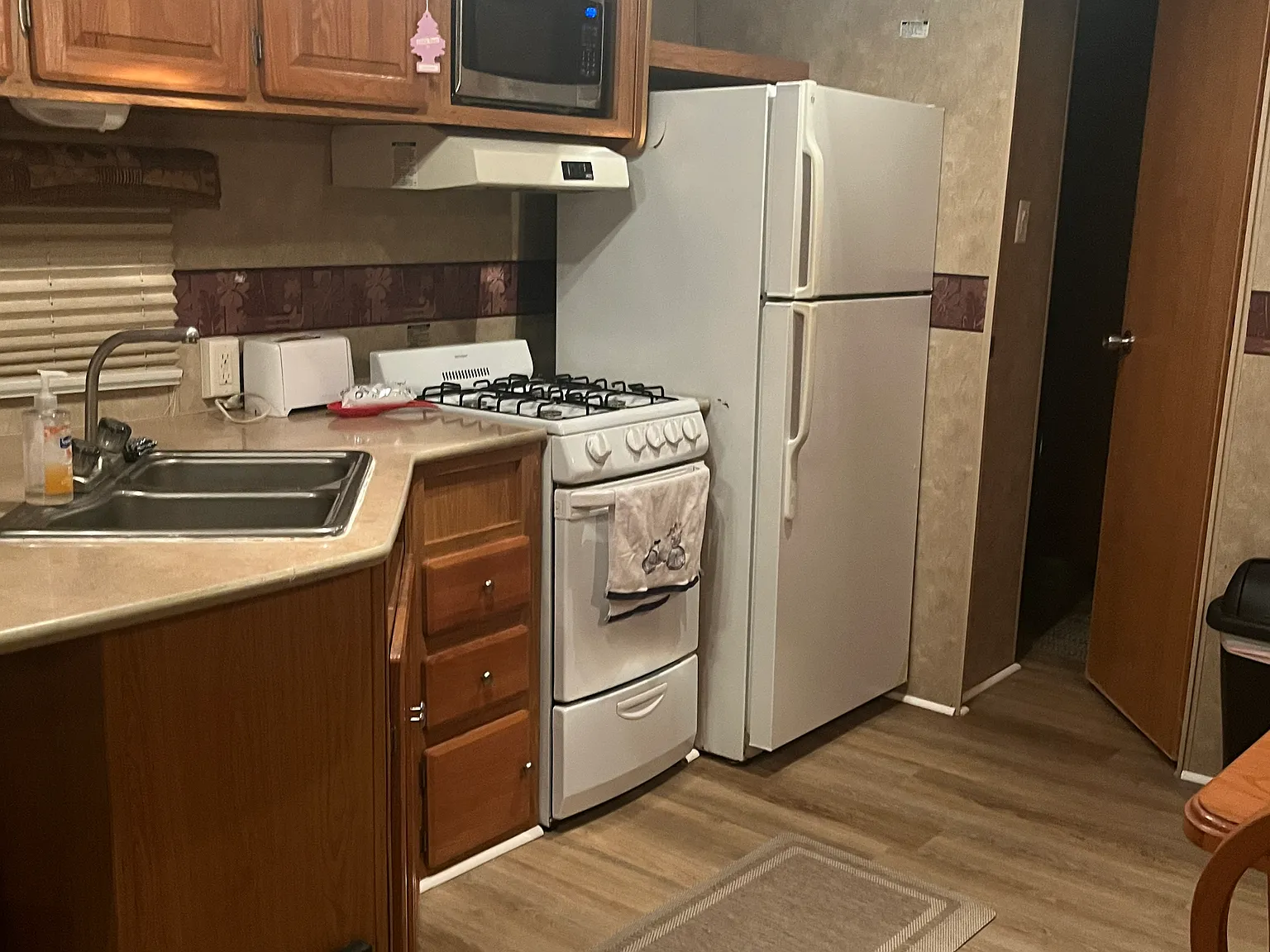 1 bed, $1,300 — Photo 4