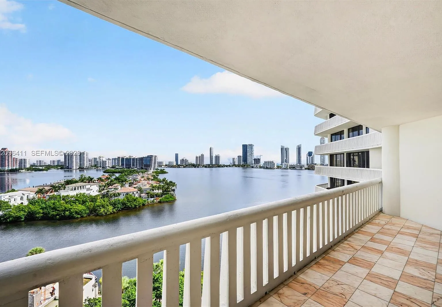 3000 Island Blvd — Photo 2