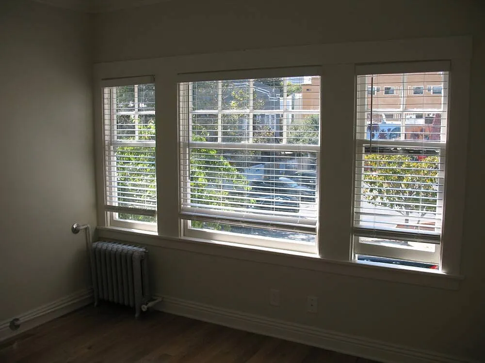 375 Grand — Photo 3