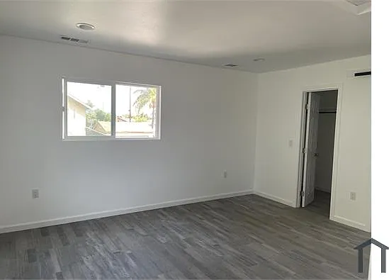 1117 1/2 N Sandia Ave — Photo 1