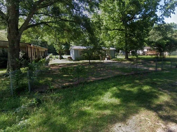 136 Birchwood Dr, Willis, TX 77378