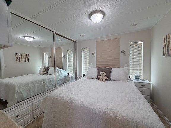 3rd image of 400 N Plaza Dr #291