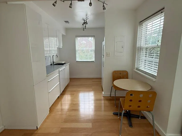 2111 N Scott St #62 — Photo 15