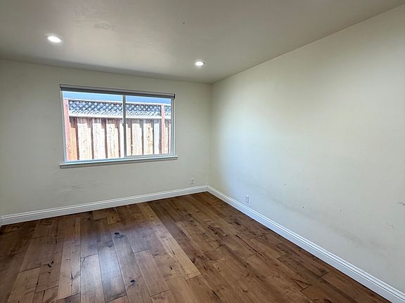 4th image of 445 Virginia Ave