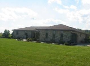 10177 Cemetery Rd, Erie, MI 48133