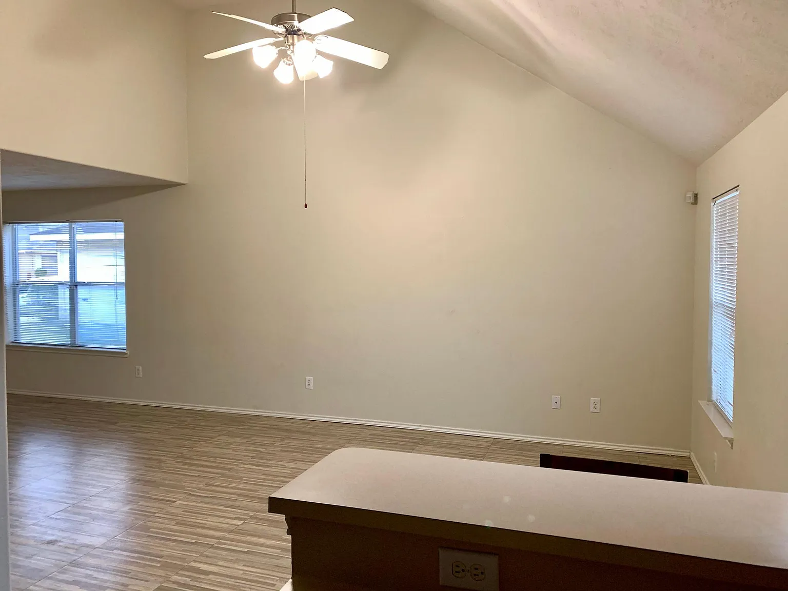 4 bed, 2.5 bath, 2110 sqft, $1,965 — Photo 4